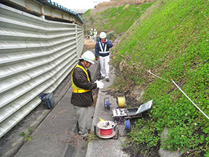 接　地　調　査　写　真